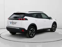 Usado Peugeot 2008 Allure 110 CV (80 kW) 2022 Blanco SUV
