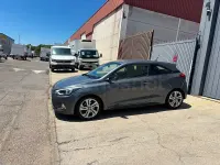 Usado Hyundai i20 Sport 120 CV (88 kW) 2018 Gris / plata Berlina