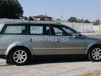 Usado VW Passat Advance 130 CV (95 kW) 2004 Gris / plata Familiar