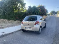 Usado Toyota Yaris 101 CV (74 kW) 2009 Beige Utilitario