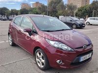 Usado Ford Fiesta Trend 82 CV (60 kW) 2009 Granate Utilitario