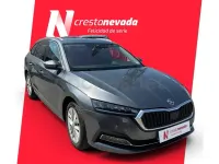 Usado Skoda Octavia Selection 150 CV (110 kW) 2023 Gris / plata Familiar