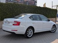 Usado Skoda Octavia Elegance 140 CV (102 kW) 2015 Blanco Utilitario