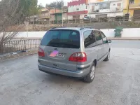 Usado Ford Galaxy Ghia 130 CV (95 kW) 2004 Gris / plata Monovolumen