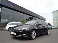 Usado Opel Astra 125 CV (91 kW) 2019 Negro Berlina