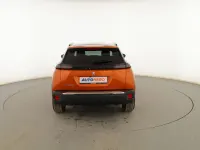 Usado Peugeot e-2008 Allure 100 kW (136 CV) 2022 Naranja SUV