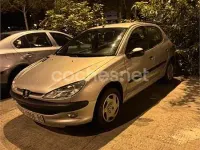 Usado Peugeot 206 90 CV (66 kW) 2000 Gris / plata Berlina