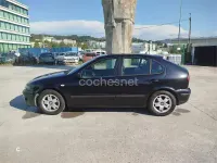 Usado Seat Leon Sport 125 CV (91 kW) 2001 Negro Utilitario