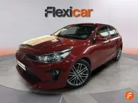 Usado Kia Rio Sport 84 CV (61 kW) 2021 Rojo Utilitario