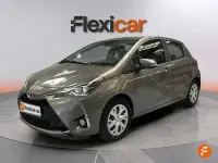 Usado Toyota Yaris Active 100 CV (73 kW) 2020 Gris