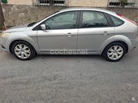 Usado Ford Focus Trend 109 CV (80 kW) 2011 Gris / plata Berlina