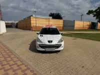 Usado Peugeot 206 70 CV (51 kW) 2009 Blanco Berlina