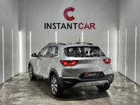 Usado Kia Stonic 100 CV (73 kW) 2022 Gris / plata SUV