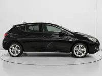 Usado Opel Astra Dynamic 136 CV (100 kW) 2017 Negro Utilitario