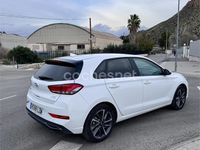 Usado Hyundai i30 110 CV (80 kW) 2022 Blanco Berlina
