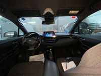 Usado Toyota C-HR Advance 122 CV (89 kW) 2019 Gris SUV
