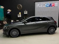 Usado Mercedes A180 109 CV (80 kW) 2015 Gris Utilitario