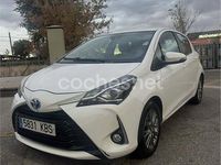 Usado Toyota Yaris Hybrid Active 100 CV (73 kW) 2017 Blanco Berlina
