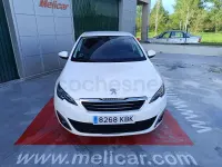 Usado Peugeot 308 Allure 120 CV (88 kW) 2017 Blanco Berlina