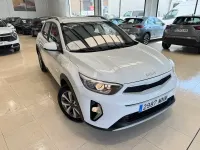 Usado Kia Stonic 100 CV (73 kW) 2024 Blanco SUV