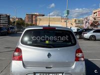 Usado Renault Twingo Authentique 75 CV (55 kW) 2011 Gris / plata Utilitario
