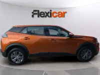Usado Peugeot 2008 Active 101 CV (74 kW) 2021 Naranja SUV