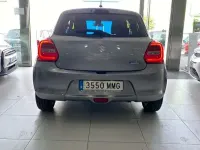 Usado Suzuki Swift 83 CV (61 kW) 2023 Gris Utilitario