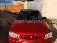 Usado Hyundai Accent GLS 82 CV (60 kW) 2000 Granate Berlina
