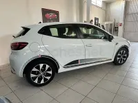 Usado Renault Clio V LIMITED 90 CV (66 kW) 2021 Blanco Berlina
