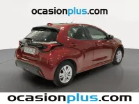 Usado Toyota Yaris Active 116 CV (85 kW) 2021 Rojo Utilitario