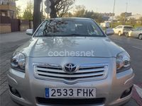 Usado Toyota Avensis Sol 129 CV (94 kW) 2006 Beige Berlina