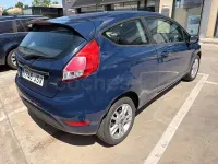 Usado Ford Fiesta 100 CV (73 kW) 2016 Azul Utilitario