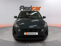 Usado Hyundai i10 67 CV (49 kW) 2023 Gris Utilitario