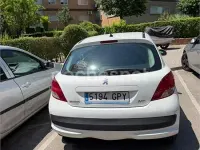 Usado Peugeot 207 75 CV (55 kW) 2009 Blanco Berlina