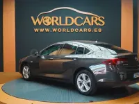 Usado Opel Insignia Edition 122 CV (89 kW) 2022 Gris / plata Berlina