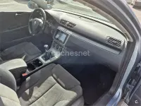 Usado VW Passat Sportline 140 CV (102 kW) 2005 Gris / plata Berlina