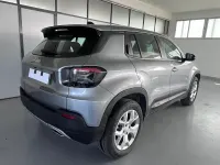 Usado Jeep Avenger Altitude 100 CV (73 kW) 2025 Gris / plata SUV