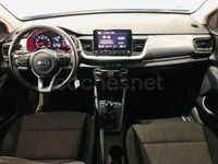Usado Kia Stonic 100 CV (73 kW) 2021 Azul SUV