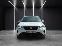 Usado Seat Arona Style Plus 110 CV (80 kW) 2022 Blanco SUV