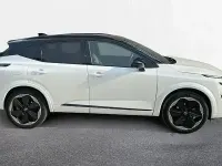 Usado Nissan Qashqai N-Connecta 140 CV (102 kW) 2024 Lunar white con techo midnight SUV