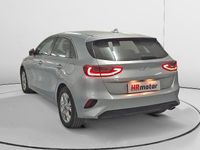 Usado Kia Ceed 101 CV (74 kW) 2023 Gris / plata Utilitario