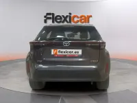Usado Toyota Yaris Active 116 CV (85 kW) 2022 Gris Utilitario