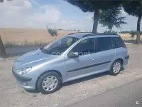 Usado Peugeot 206 90 CV (66 kW) 2004 Azul Familiar