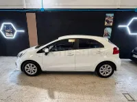 Usado Kia Rio 84 CV (61 kW) 2016 Blanco Utilitario