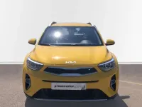 Usado Kia Stonic 84 CV (61 kW) 2023 Amarillo SUV
