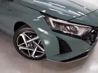 Nuevo Hyundai i20 Blackline 90 CV (66 kW) 2026 Verde Utilitario