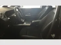 Usado Mercedes GLA200 163 CV (119 kW) 2024 Rojo SUV