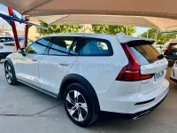Usado Volvo V60 CC Pro 197 CV (144 kW) 2021 Blanco Familiar