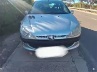 Usado Peugeot 206 70 CV (51 kW) 2000 Gris / plata Berlina