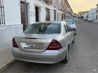 Usado Mercedes C270 Elegance 170 CV (125 kW) 2003 Gris / plata Berlina